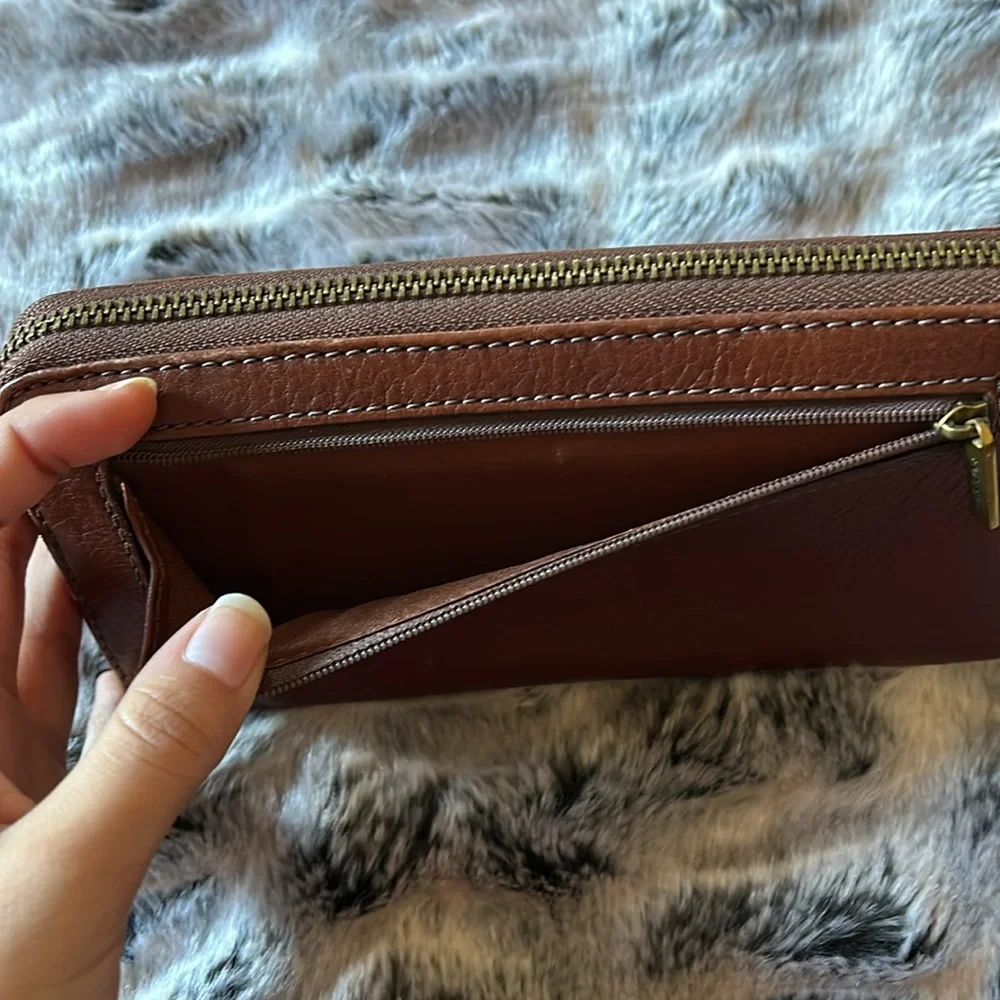 Fossil Leather Wallet - Picture 4 of 6